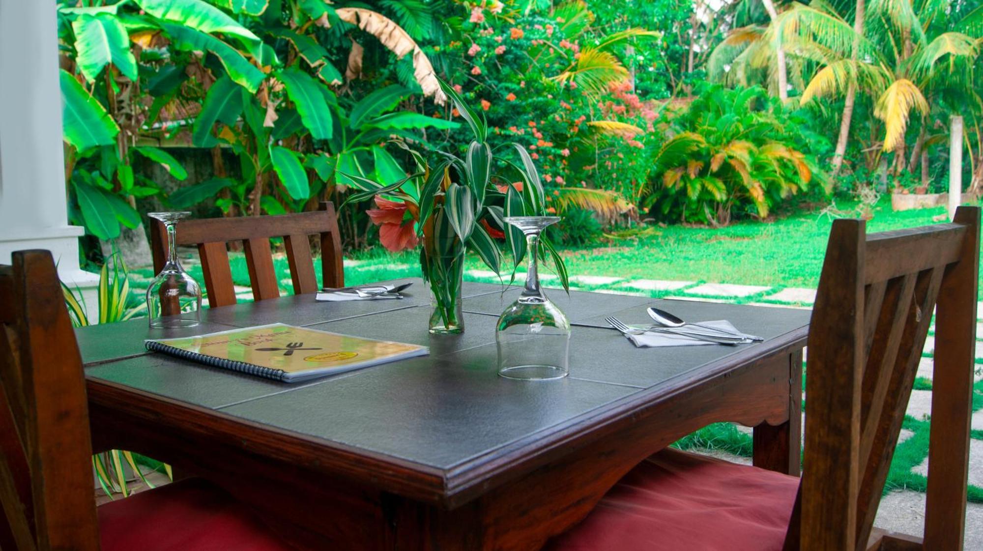 Sunny'S Garden Hotel Ambalangoda  Exteriér fotografie